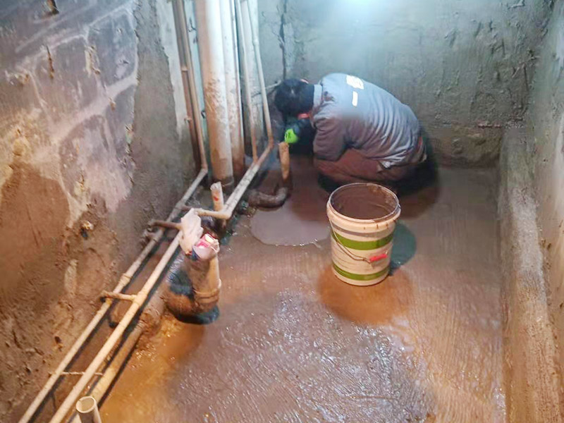 新裝的房子地板漏水，地板漏水怎么解決